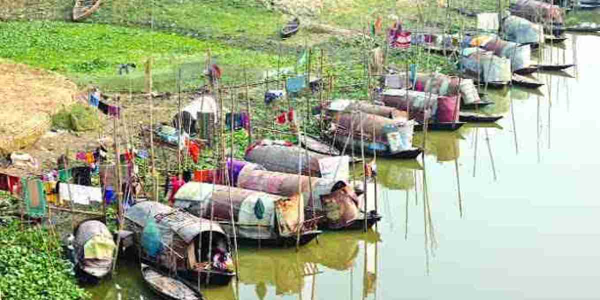 নদীর তীরে বসবাসকারী বেদে সম্প্রদায়: সভ্যতার স্রোতে হারিয়ে যাওয়ার শঙ্কা