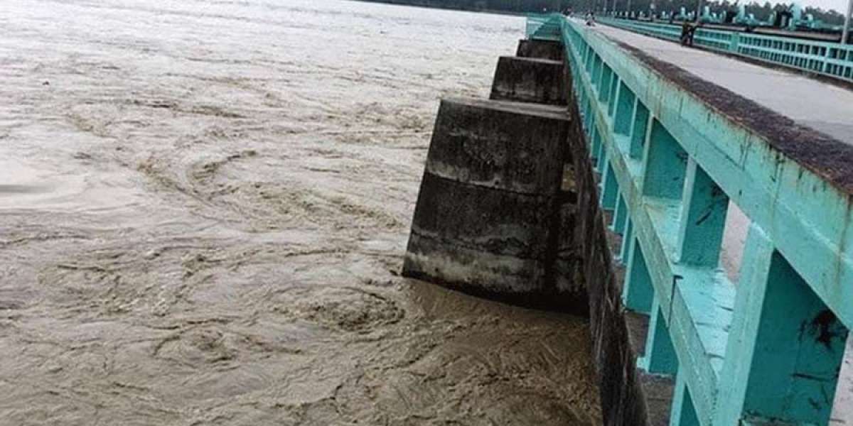 The Teesta water has started to decrease, ten thousand families are still without water