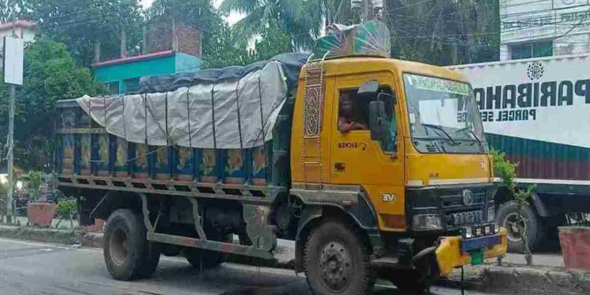 2 trucks of hilsa in Benapole waiting for export to India