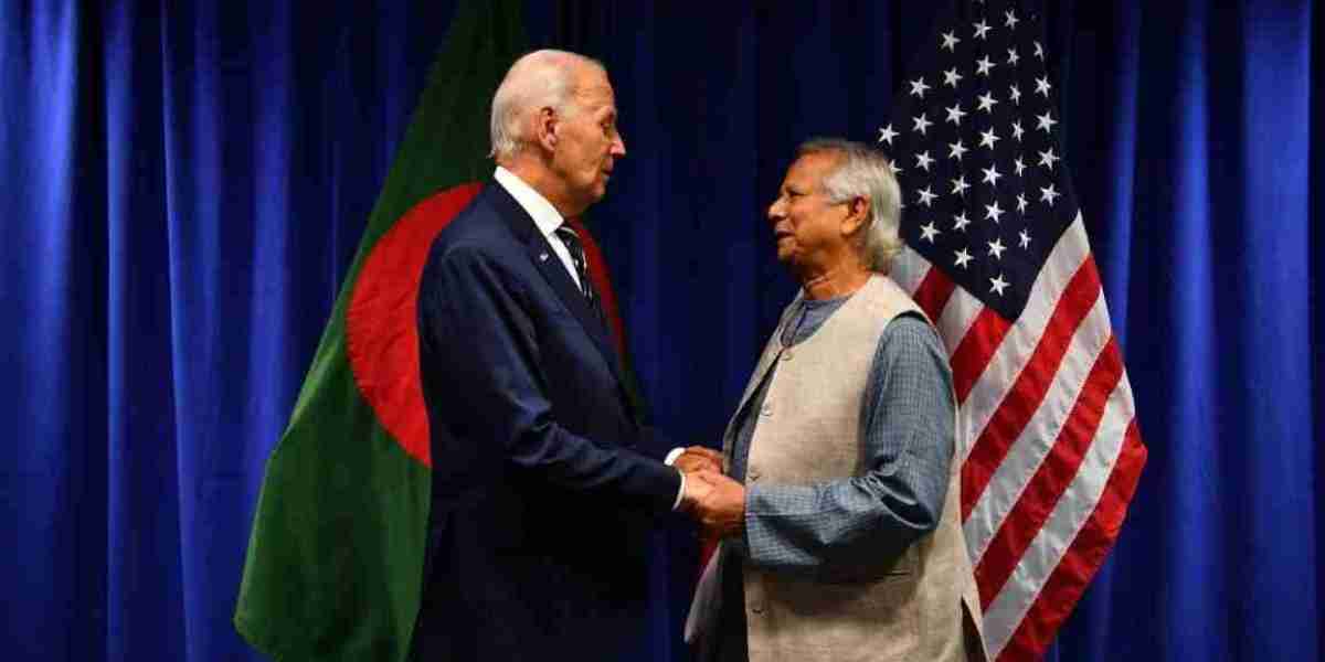 Dr. World leaders clamor to photograph, meet and speak with Yunus