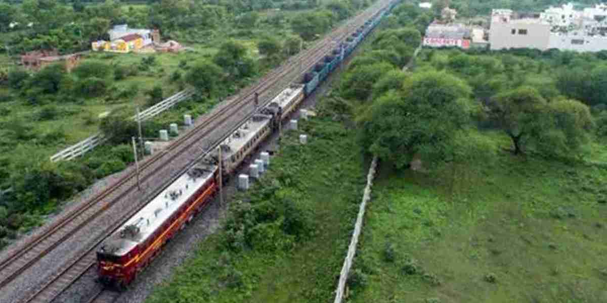 Which is the longest train in India? The length of which will surprise you