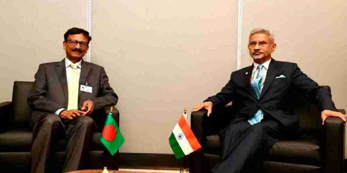 India's foreign minister meeting with foreign adviser in New York