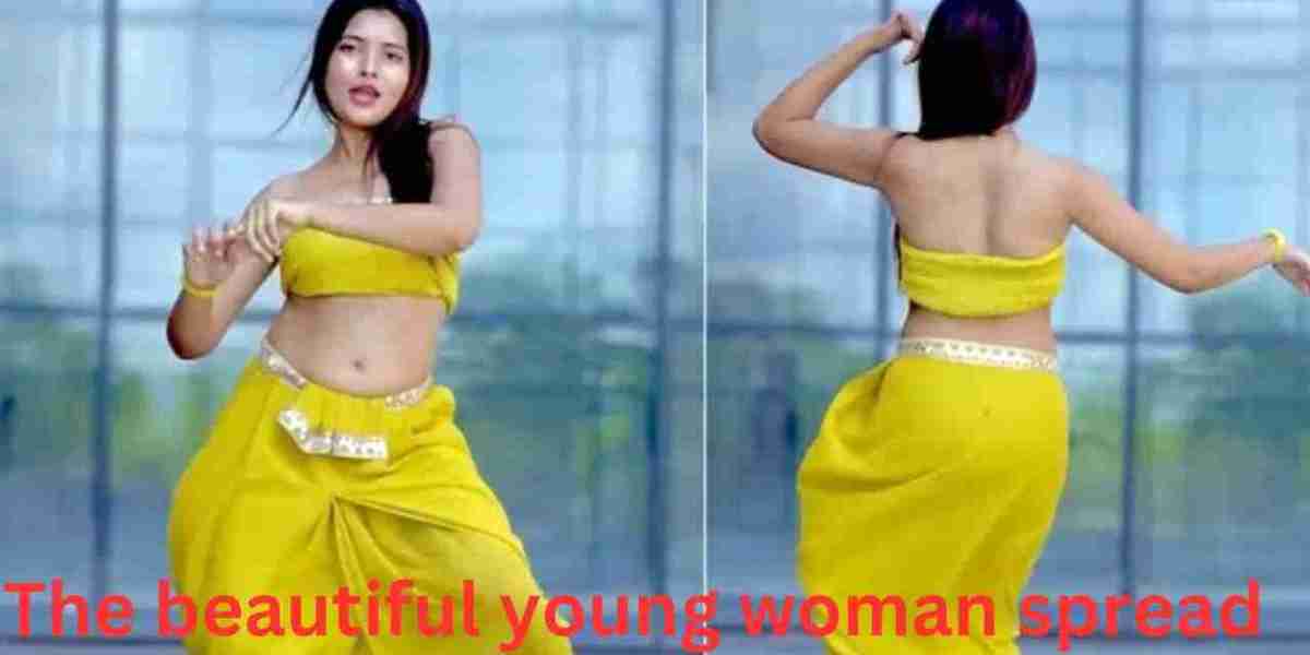 The beautiful young woman spread warmth in yellow dress, viral video