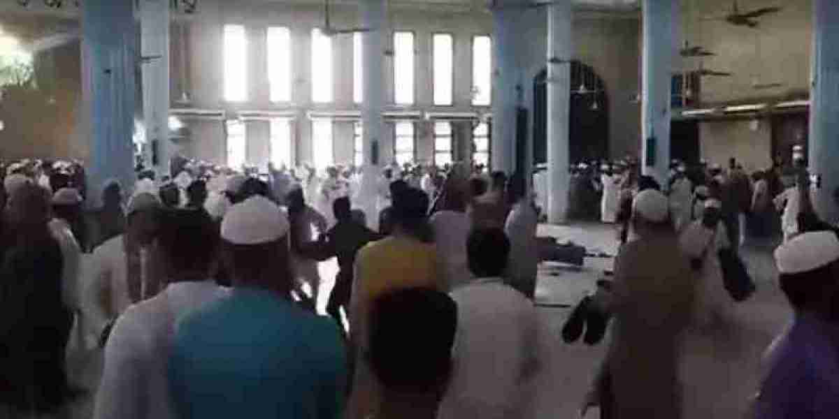 At Baitul Mukarram, the worshipers told what happened