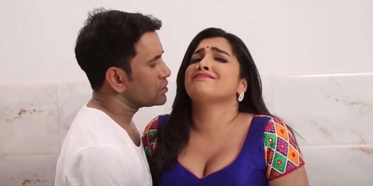 Amrapali and Nirahua's bedroom videos will make you lose control too