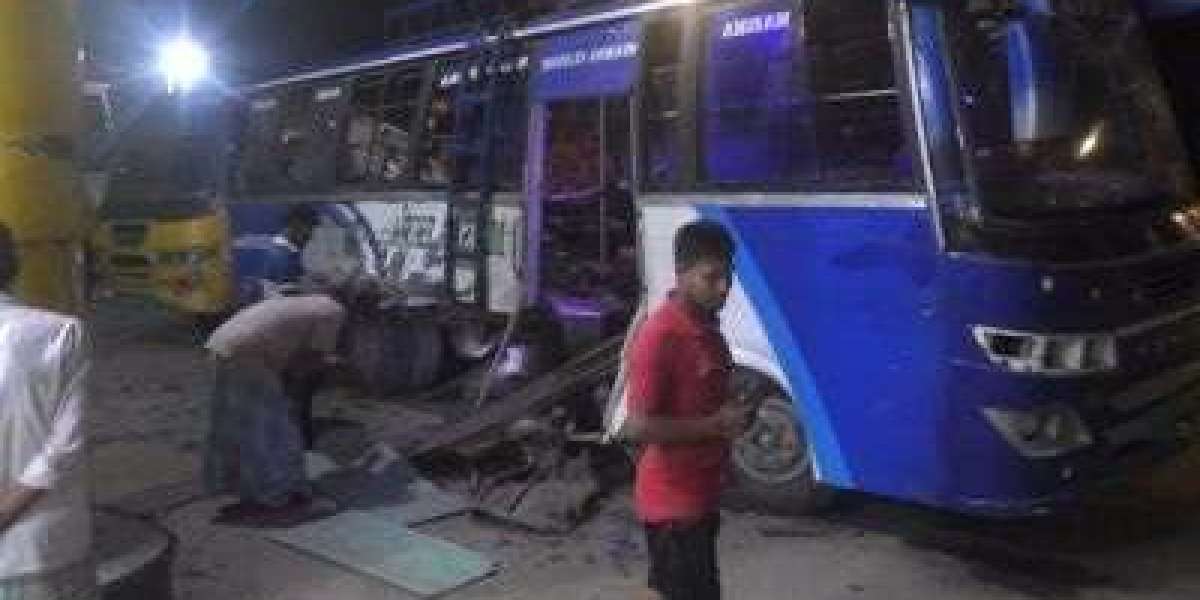 3 killed in bus gas cylinder explosion in Lakshmipur