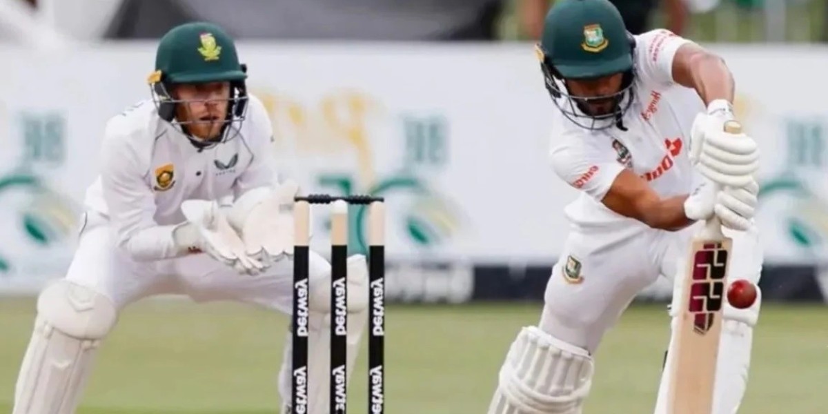 Bangladesh in batting disaster at the end of the second day