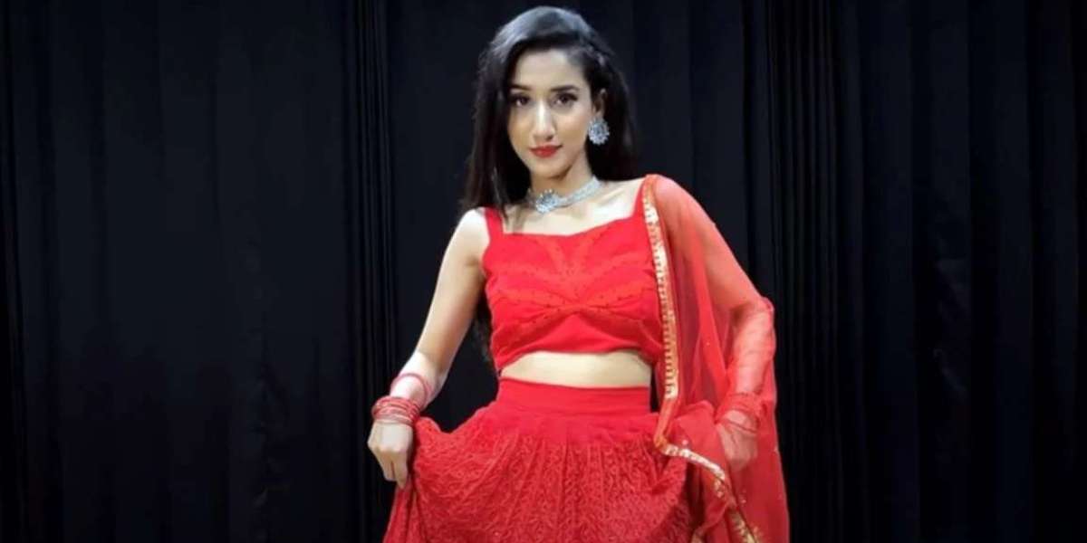 The beautiful young woman took the net world by storm with her great dance in a red dress