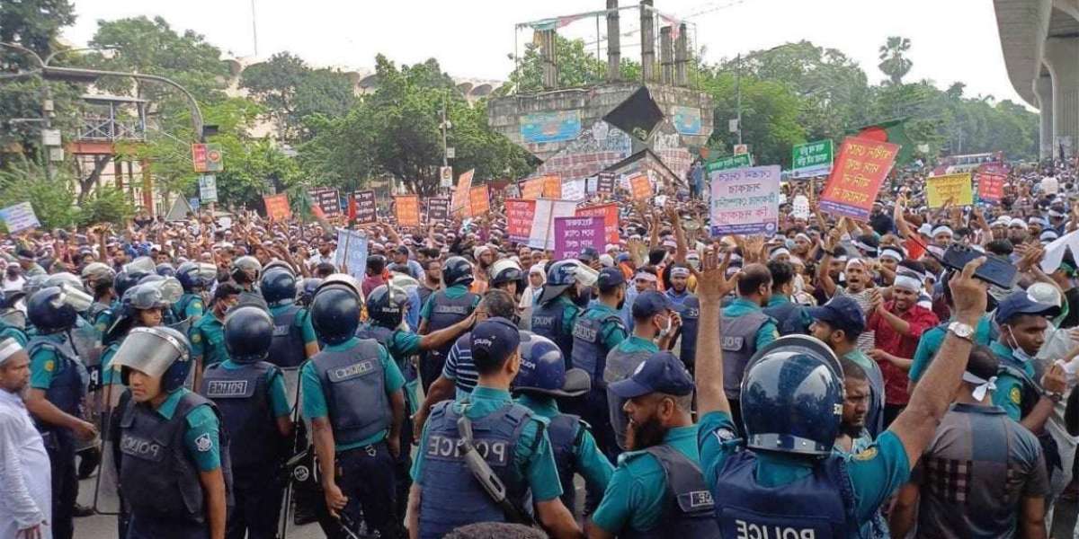 Blockade in Shahbagh demanding nationalization of jobs