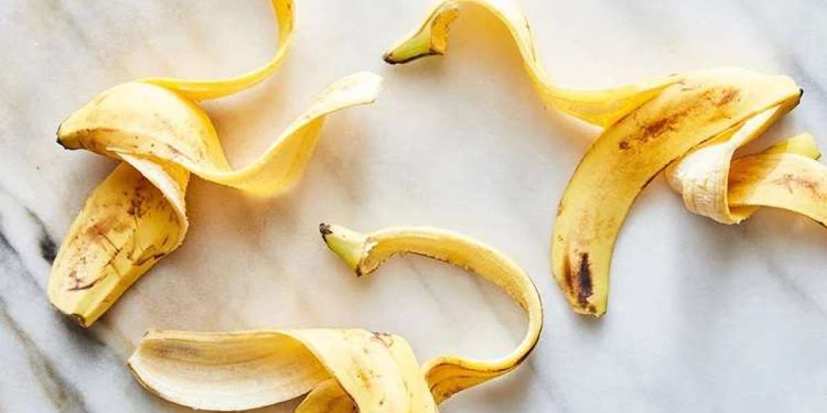 5 Ways to Use Banana Peels for Cleaning