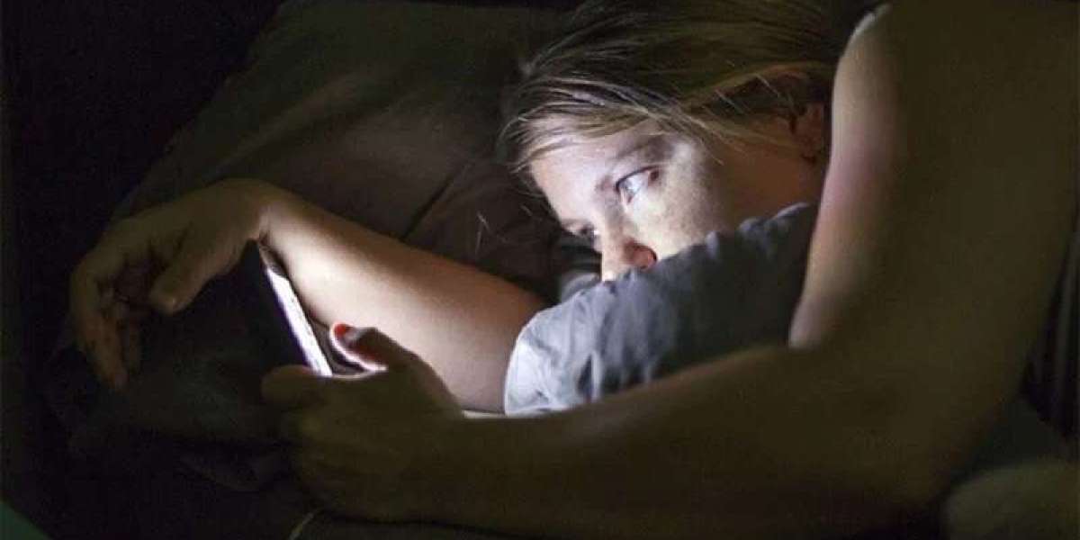 Using phone while sleeping is dangerous for 3 reasons