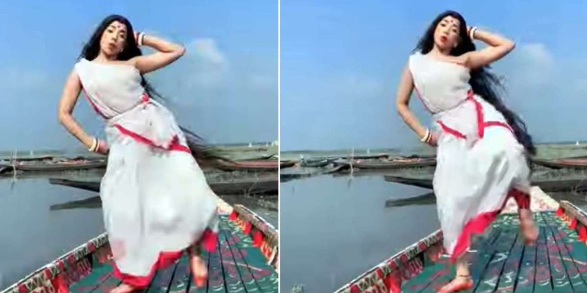 Sritama Vaidya danced passionately in red bordered white saree without blouse