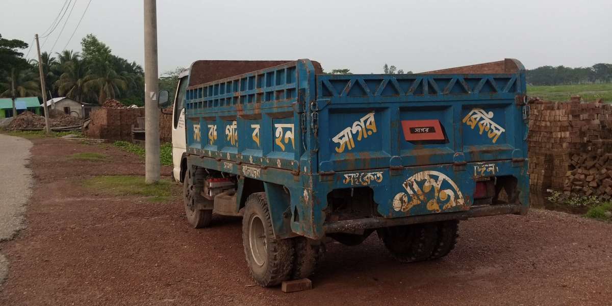 মালামাল স্থানান্তরে ট্রাকের প্রয়োজনীয়তা।