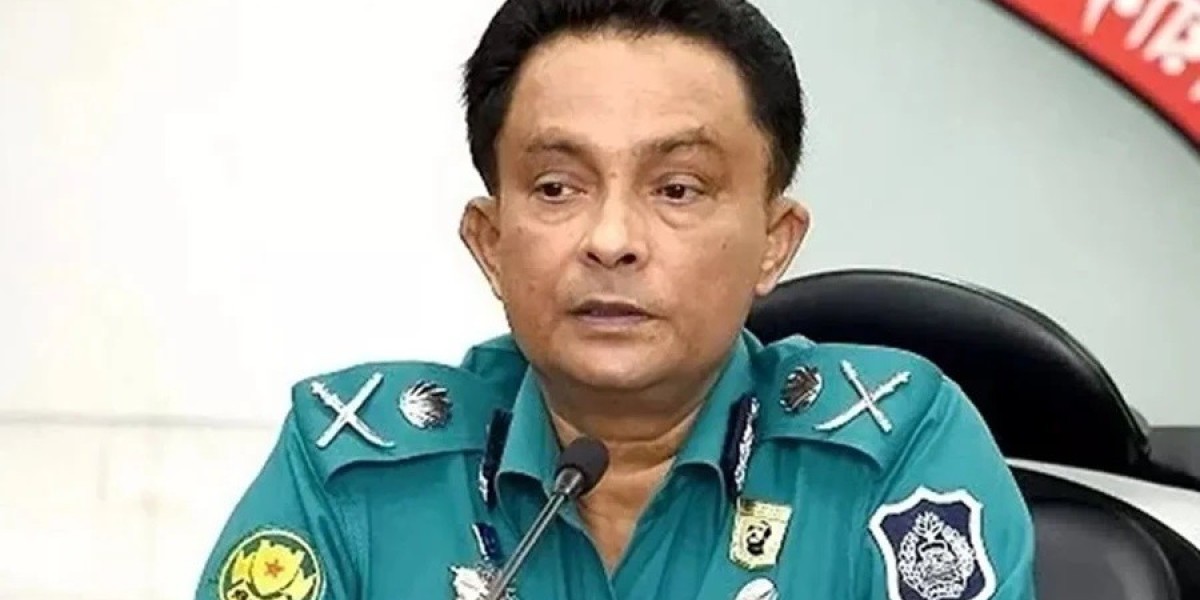 Former DMP Commissioner Farooq was detained at the airport while going to Bangkok