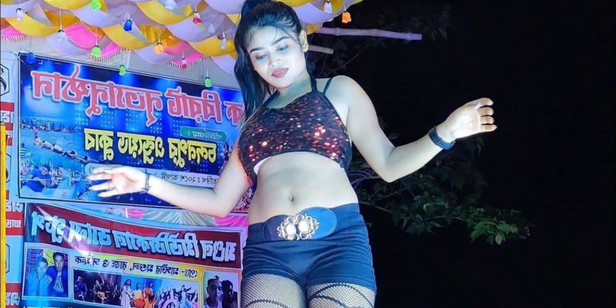 The young lady crossed all limits with her excellent dance on Bhojpuri songs