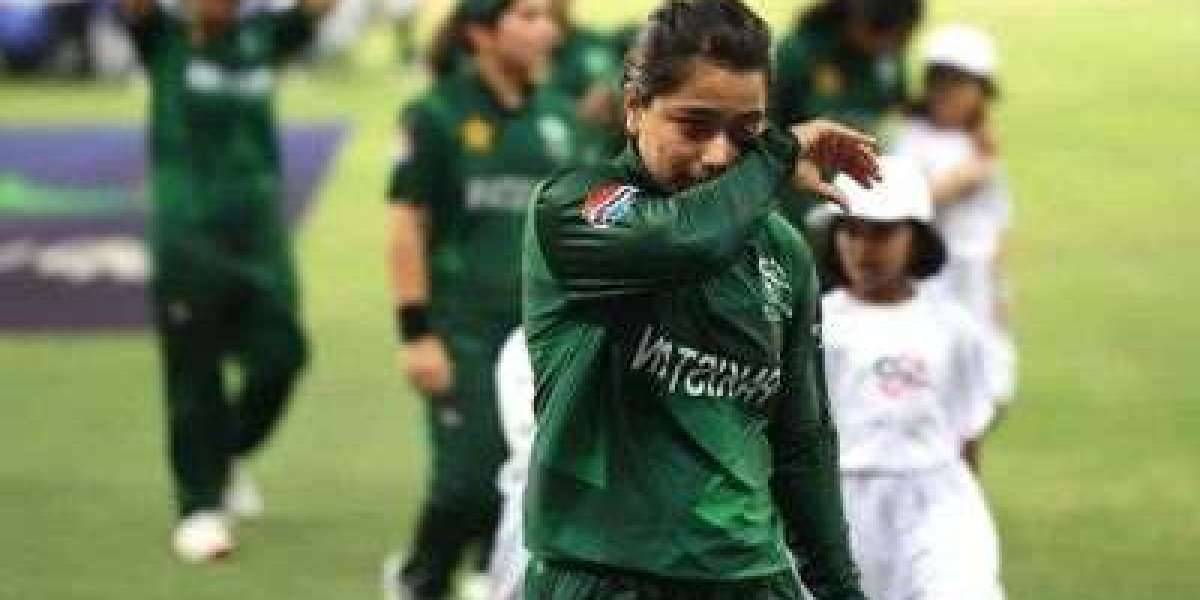 Pakistan captain on the field mourning the death of his father