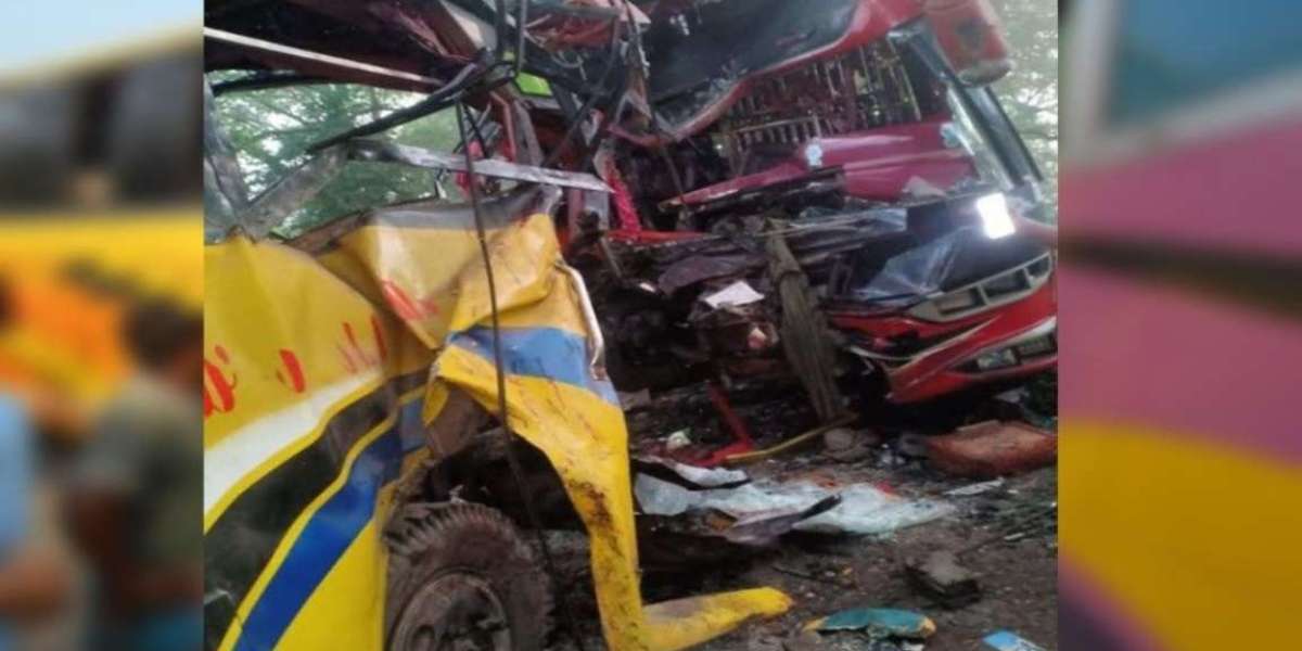 5 lives were lost in a collision between two buses in Faridpur this morning