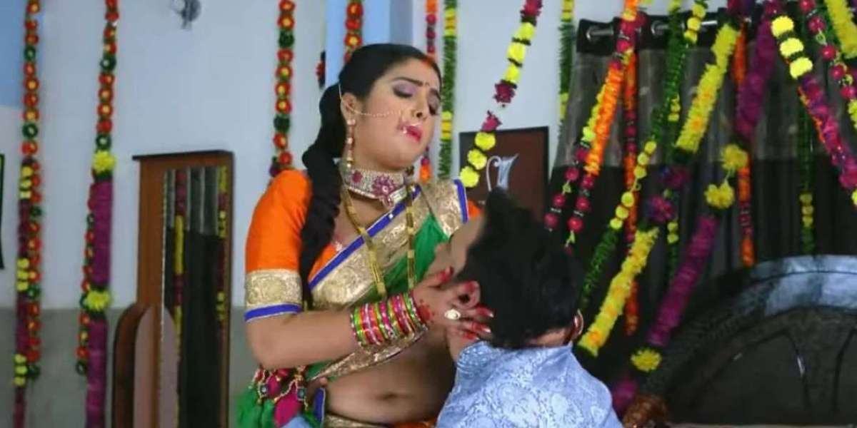 Nirhua-Amrapali's song 'Manba Na Raja Job Tu Chik Leba Ho' is trending on YouTube, video goes viral