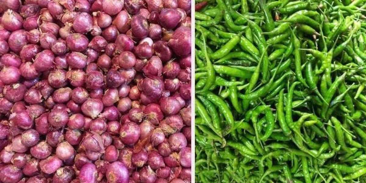 Onion is spreading the heat despite the reduction in the price of green chillies