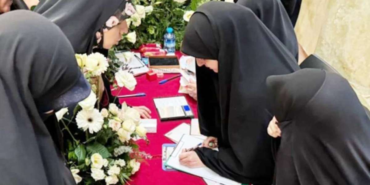 Iranian women gave their gold jewelry to support Hezbollah