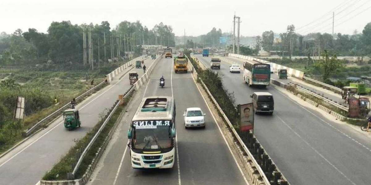 4 people died on the spot, 10 were injured in a bus-truck collision in Tangail