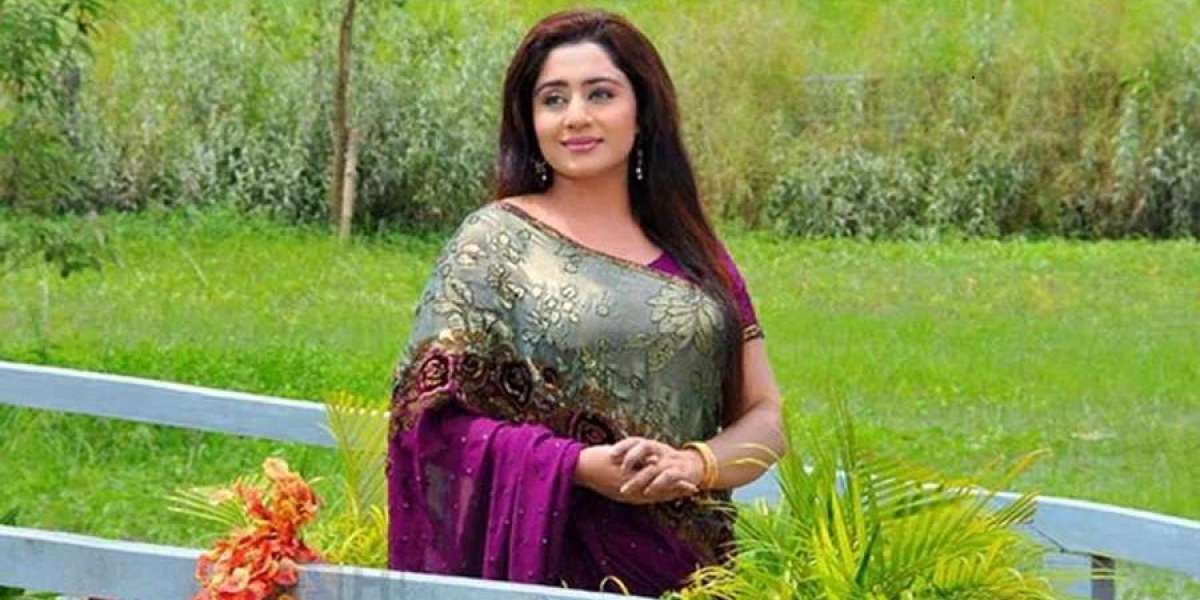 This time a defamation case of Tk 500 crore against singer Eva Rahman