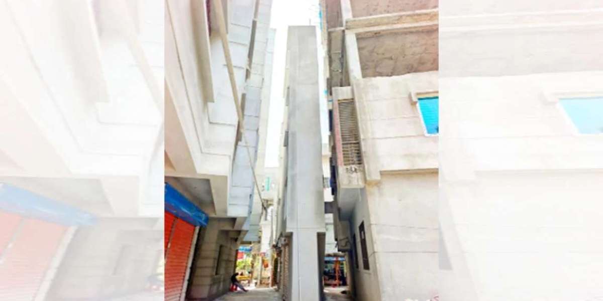 Five-storied building of two cubits width in Daudkandi