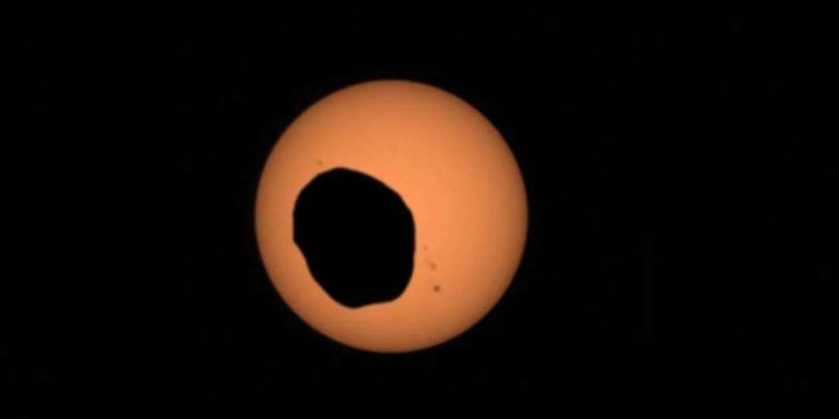 Strange solar eclipse on Mars, photographed by Perseverance