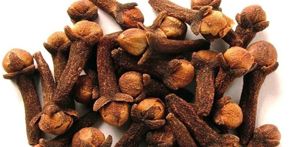 What happens to your body by eating cloves before going to bed at night