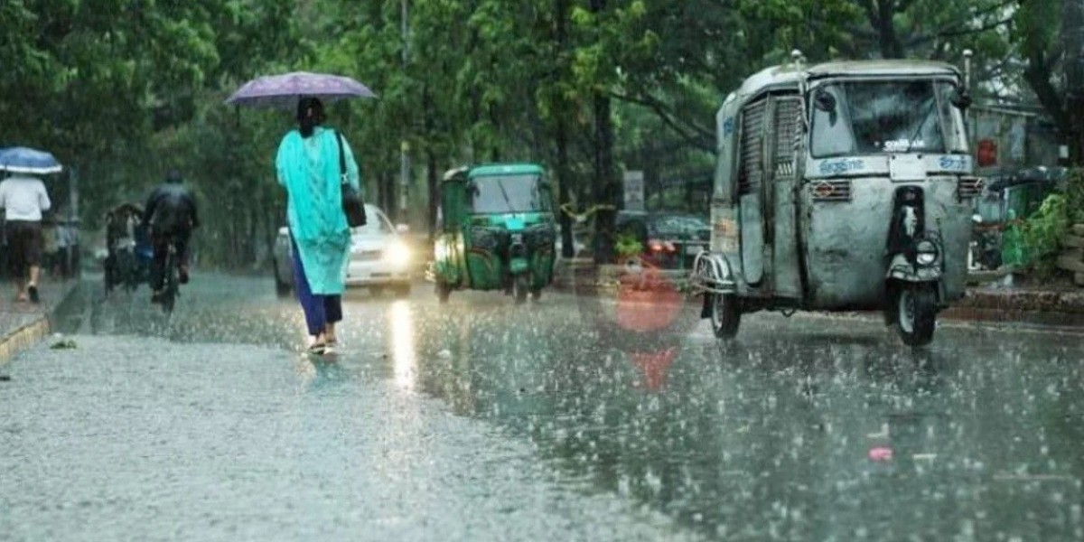 Low pressure over the sea, chance of rain in 4 categories