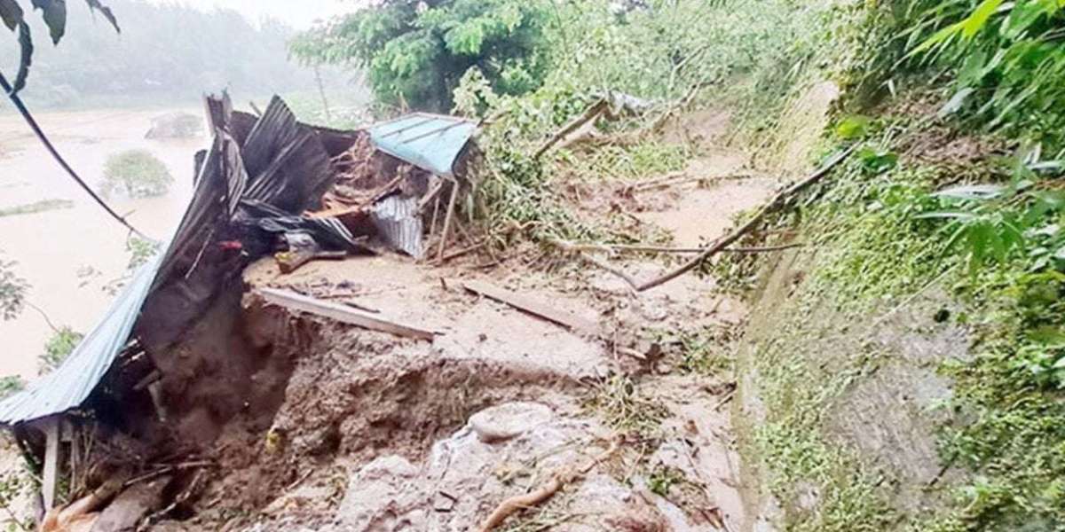 Heavy rain in three categories, risk of landslides