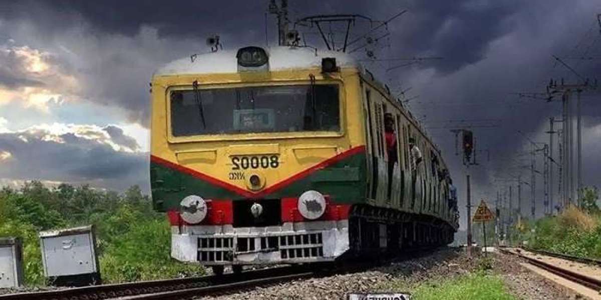 More than 150 trains canceled due to cyclone Dana