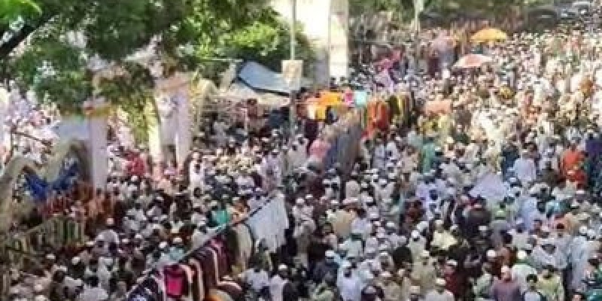 Custodial protest at Baitul Mukarram Gate demanding ISKCON ban