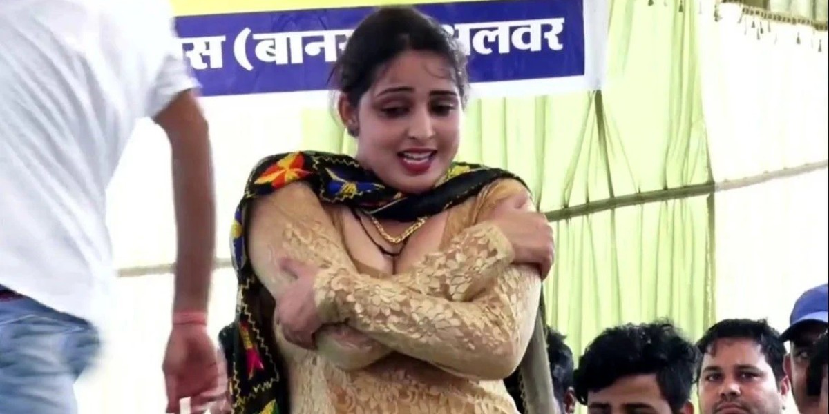 Gori Rani danced by shaking the figure, the fans threw money