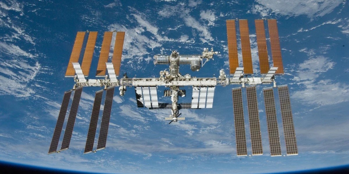 Astronauts fear toxic environment on International Space Station