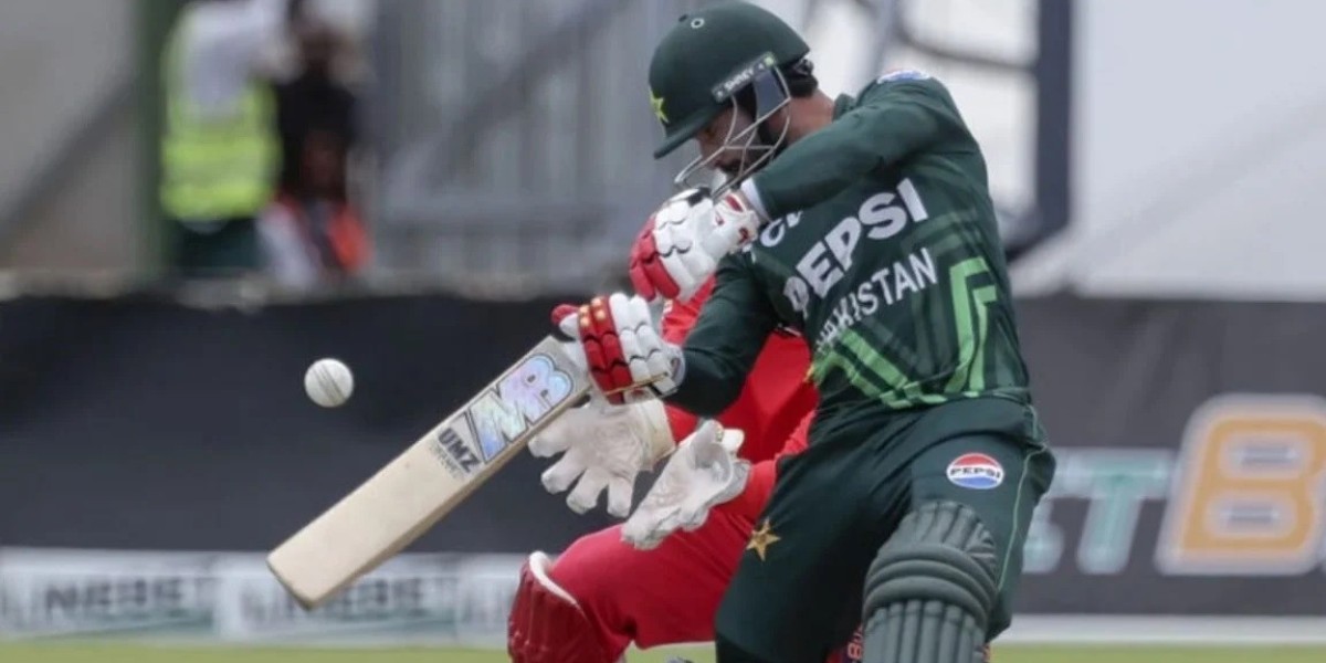 Pakistan beat Zimbabwe by a huge margin of 99 runs