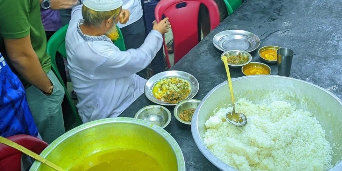 Poor quality food in the dining hall, the students fed the manager