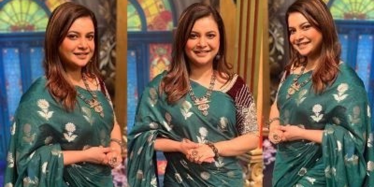 Shabnam Faria caught the attention of fans in a saree