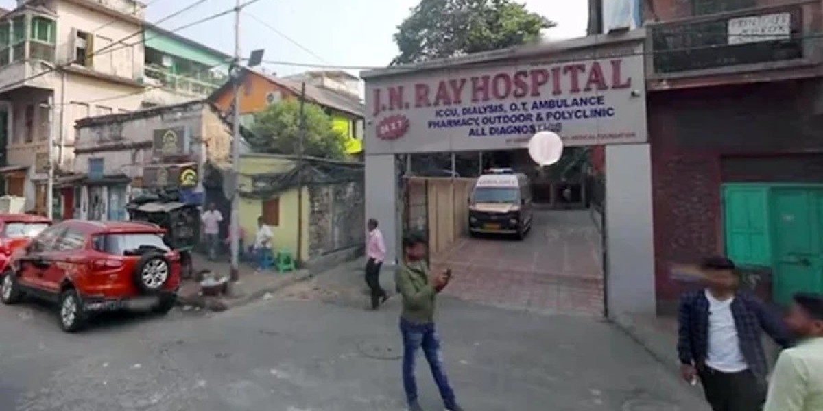 Hospitals in Kolkata will not treat Bangladeshis