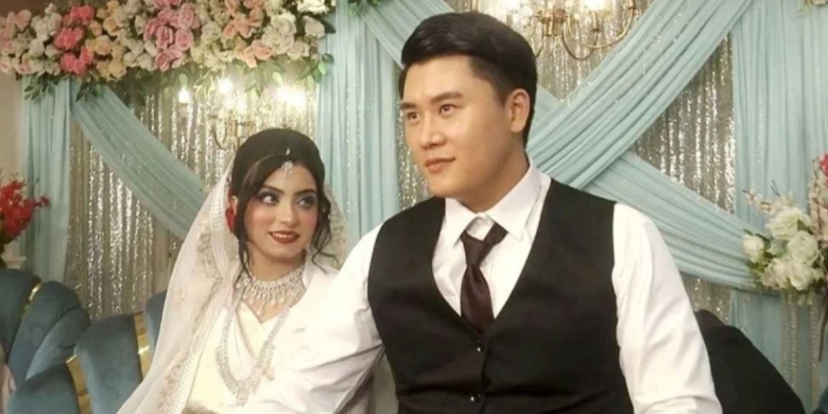 A Korean young man changed his religion and married a Bengali girl out of love