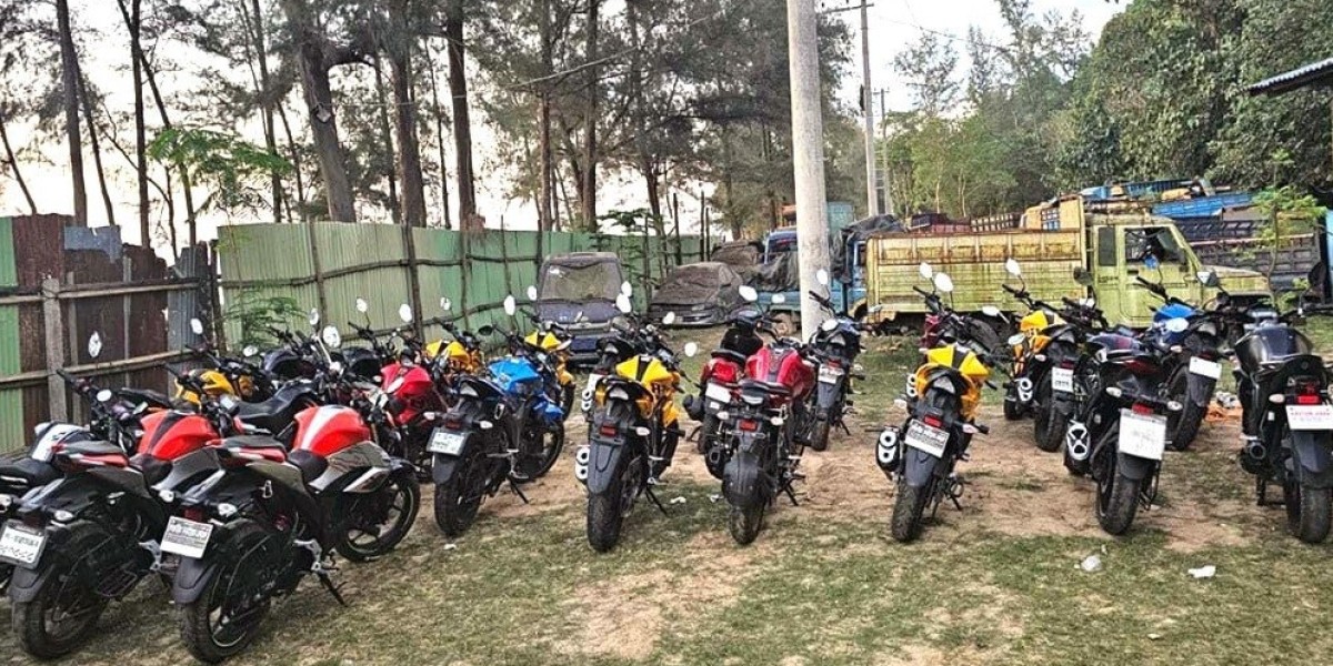 Police special operation on Marine Drive, 24 motorcycles seized