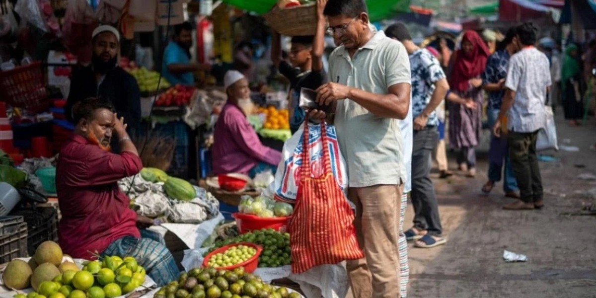 Bag made of sari can be an alternative to polythene