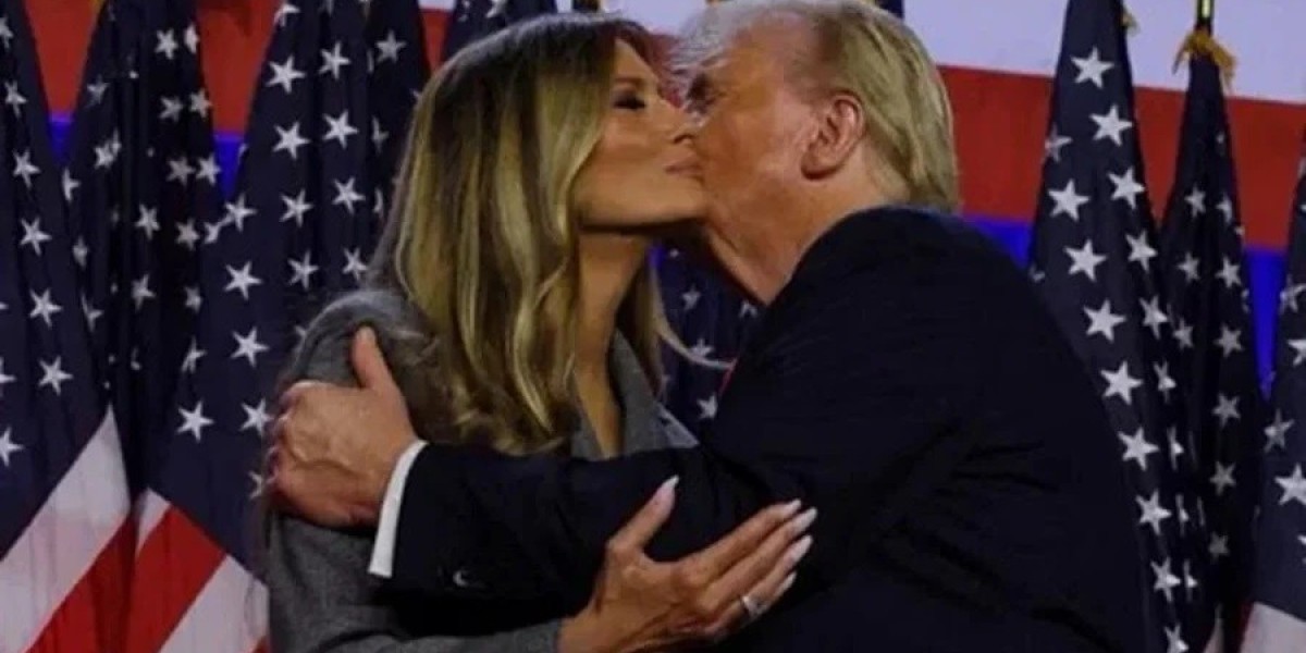 Trump kisses his wife Melania in a meeting filled with distance