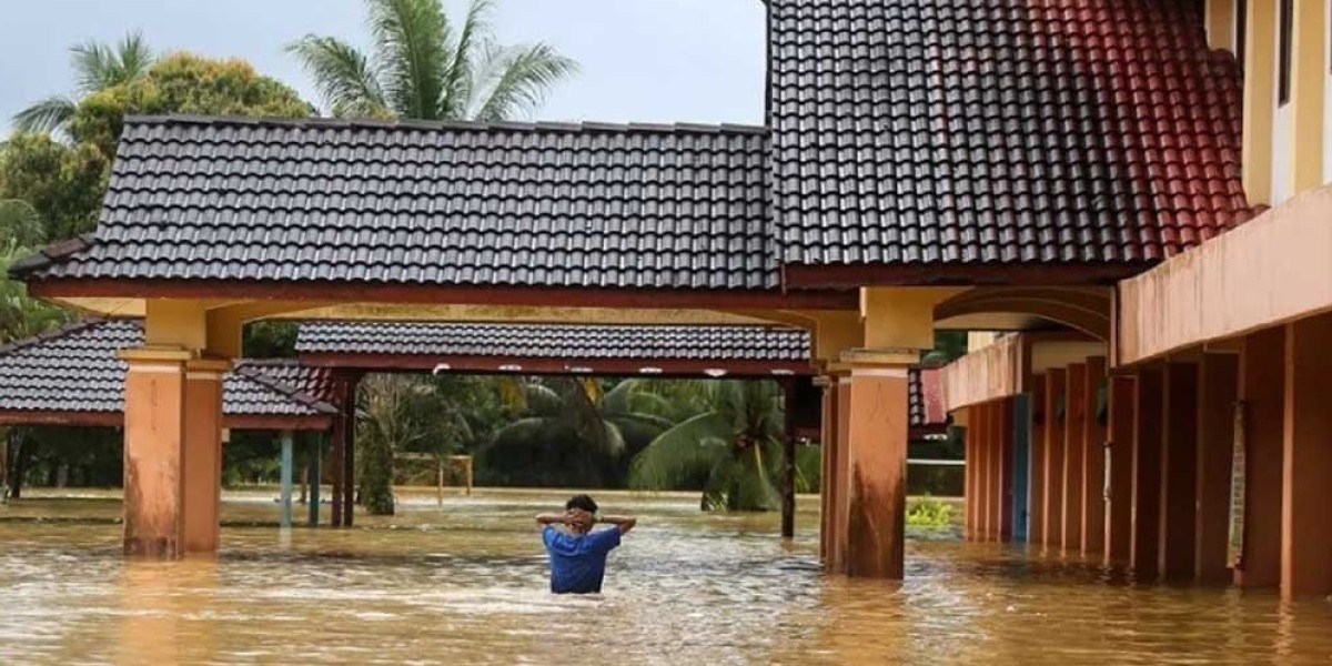 Flood situation in Malaysia is extreme, affected half a million