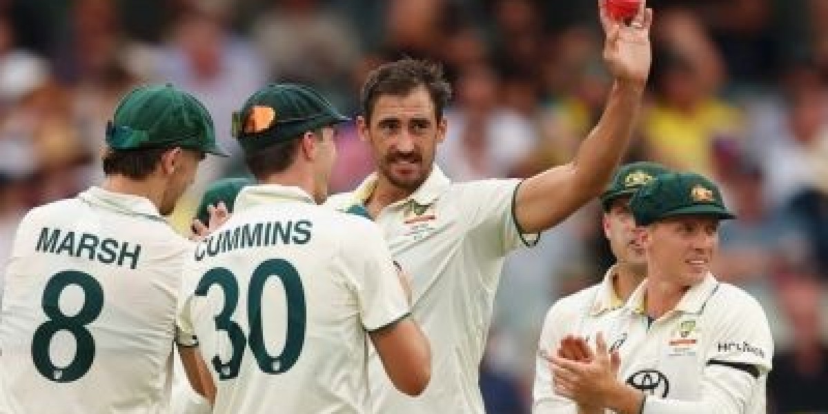 Starc's career-best bowling performance crushes India